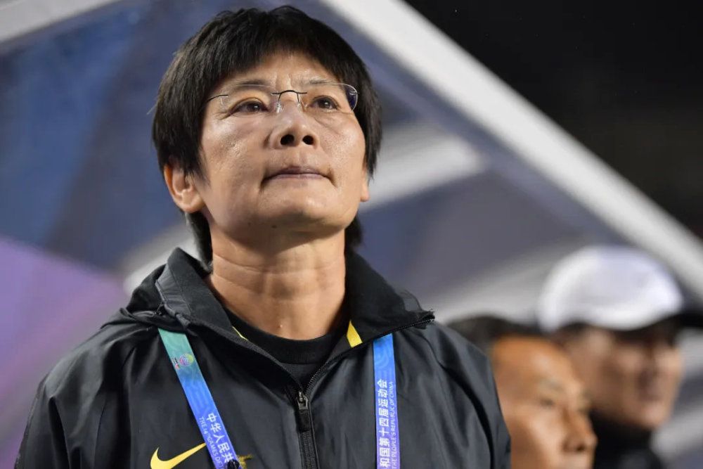 比赛前我和球队交流，说也许我们可以改变一下。